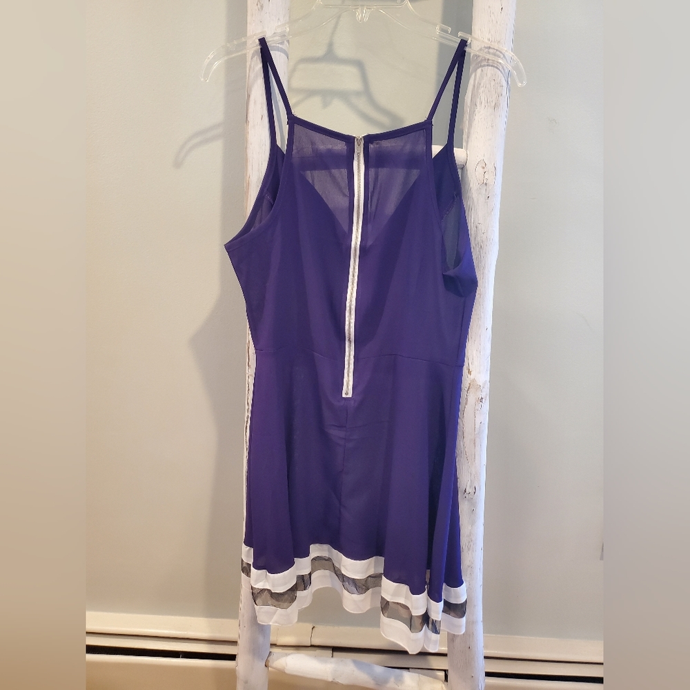 purple&white fit&flare dress, sleeveless design, white zipper& Hem Size Small - Picture 3 of 4